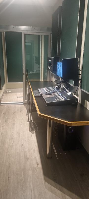 To Let commercial Property for Rent in Mowbray Western Cape